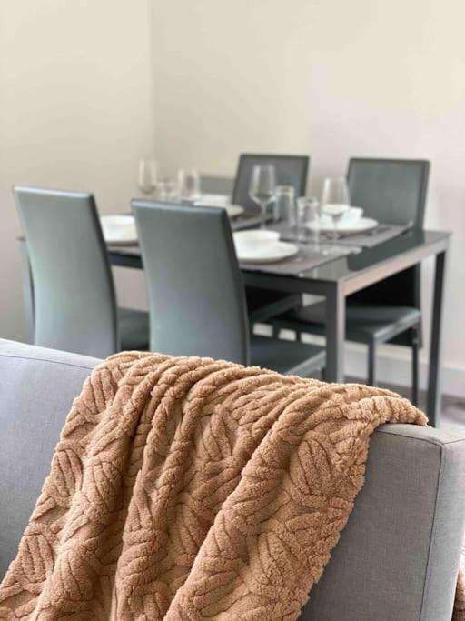 Apartament Modern Flat Near Train Station With Free Parking Cambridge Zewnętrze zdjęcie
