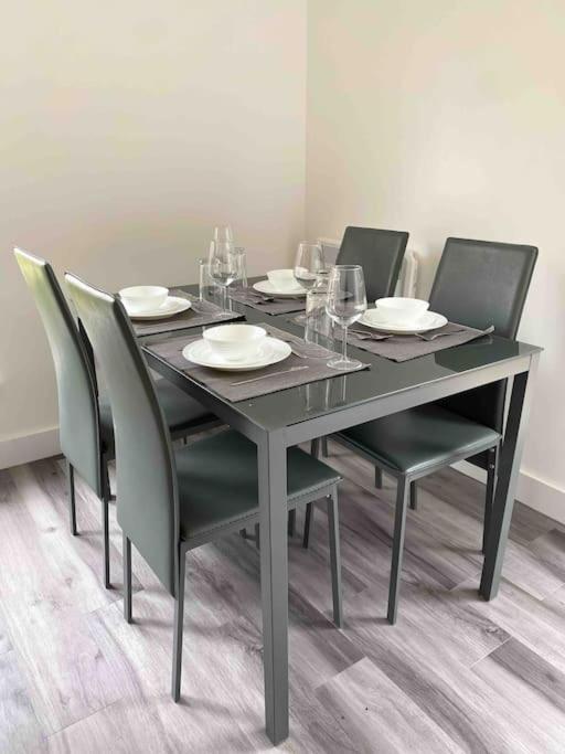 Apartament Modern Flat Near Train Station With Free Parking Cambridge Zewnętrze zdjęcie