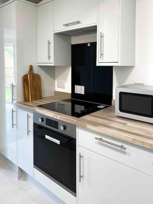 Apartament Modern Flat Near Train Station With Free Parking Cambridge Zewnętrze zdjęcie