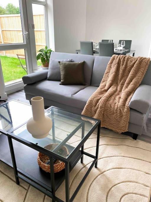 Apartament Modern Flat Near Train Station With Free Parking Cambridge Zewnętrze zdjęcie